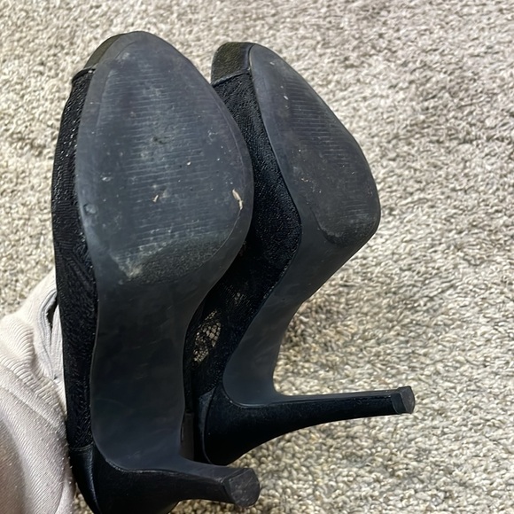 Elle Lace Platform Stiletto - Picture 4 of 6